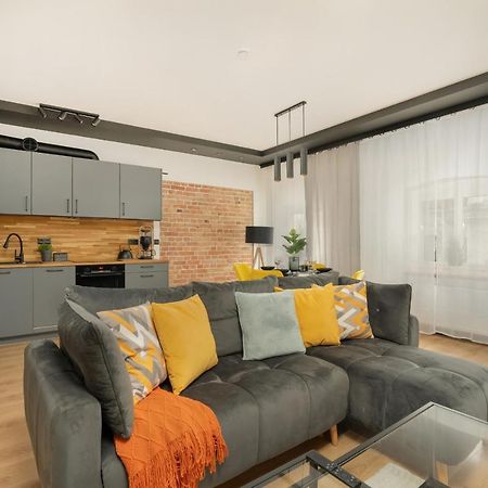 Komeda Apartment Hidden In Poznan Old Town By Noclegi Renters Poznań Exterior foto