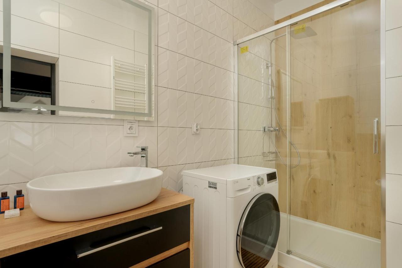Komeda Apartment Hidden In Poznan Old Town By Noclegi Renters Poznań Exterior foto