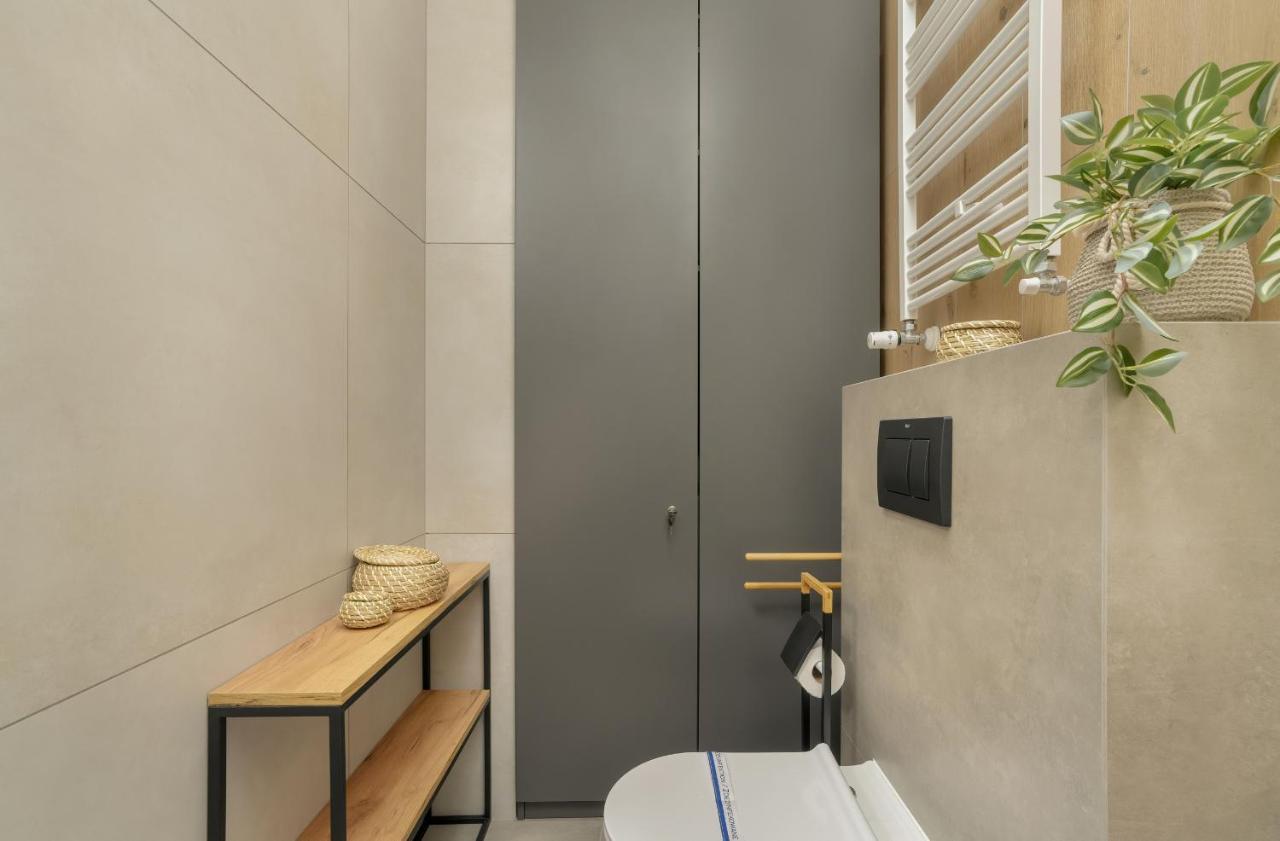 Komeda Apartment Hidden In Poznan Old Town By Noclegi Renters Poznań Exterior foto