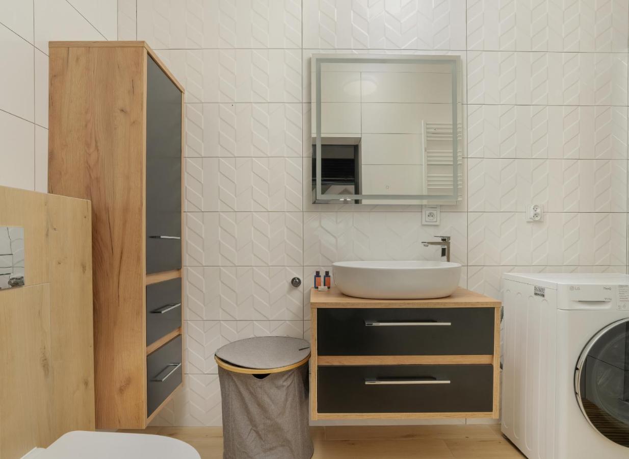 Komeda Apartment Hidden In Poznan Old Town By Noclegi Renters Poznań Exterior foto